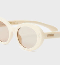 Load image into Gallery viewer, Frame N.05 - Sunglasses - Cream / Gold
